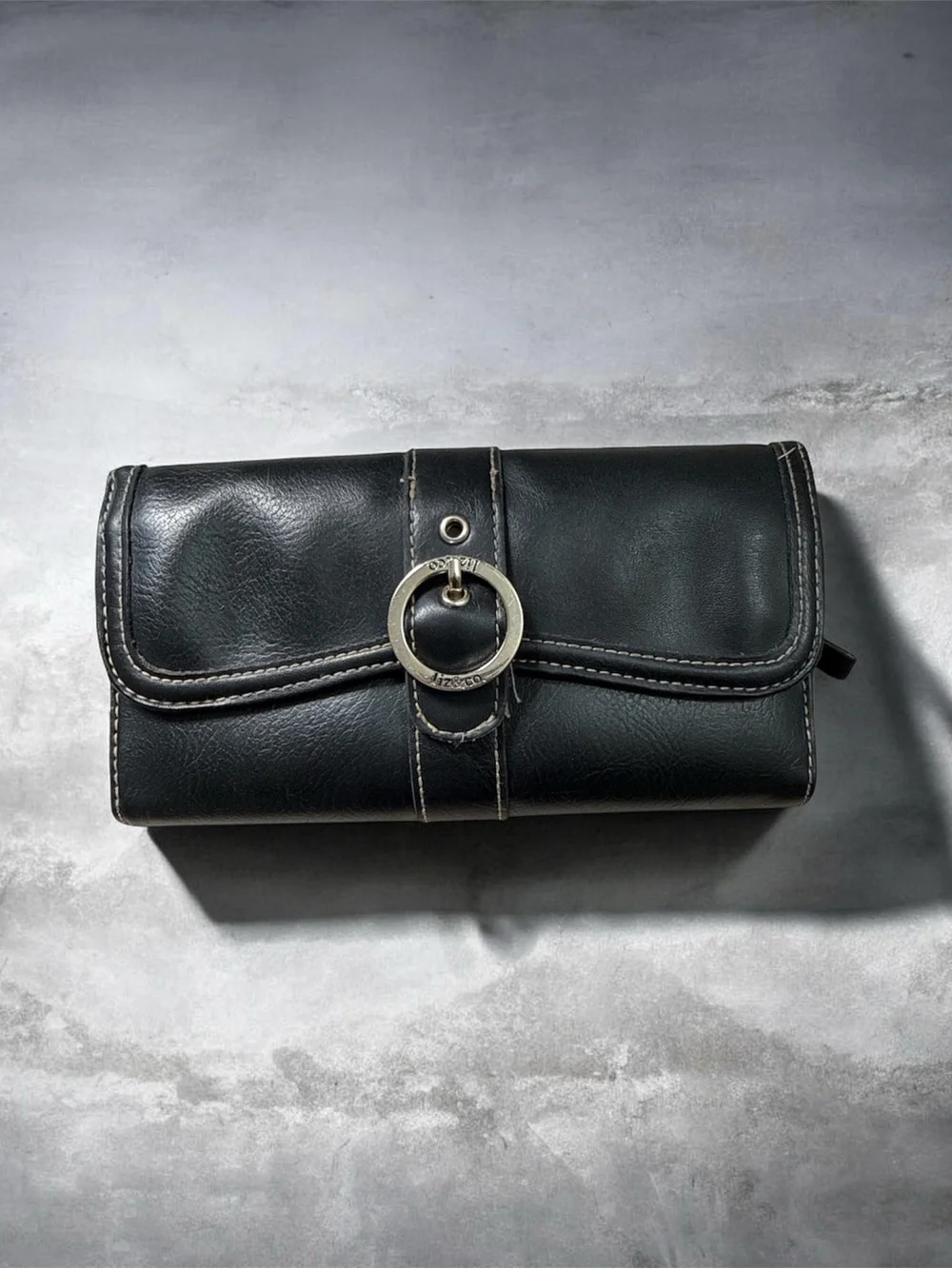 Vintage Liz & Co. Black Women's Leather Clutch Wallet with Silver Ring Detail